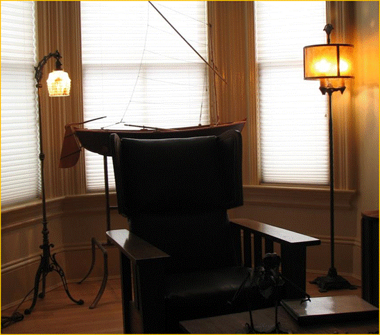 Title: Art Gallery Annapolis Royal - Description: Interior photo of Harris House Fine Art and Antique Lighting in Nova Scotia.